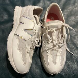 EUC New Balance 327 metallic rainbow sneakers big kids 6 or women’s 8.5 / 9